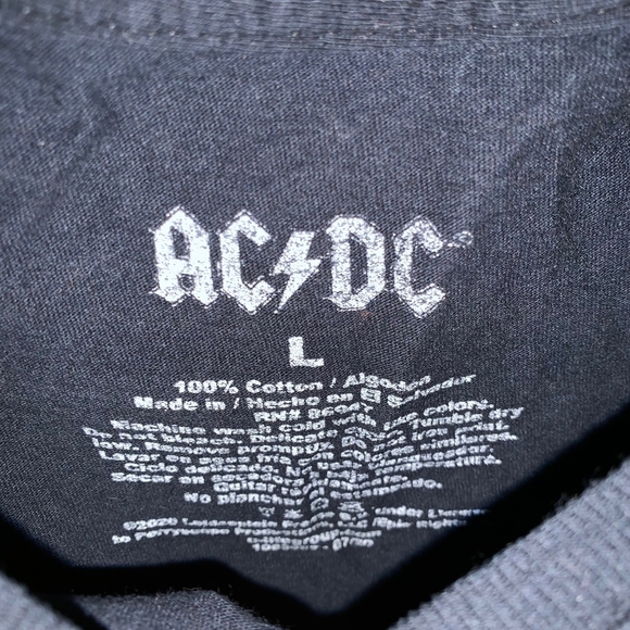 AC/DC Back In Black Tee Shirt Size Large - Picture 3 of 4